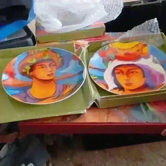 idilica Other - ERWIN GUILLERMO IDILICA DECORATIVE PLATE SET - MINT IN BOX